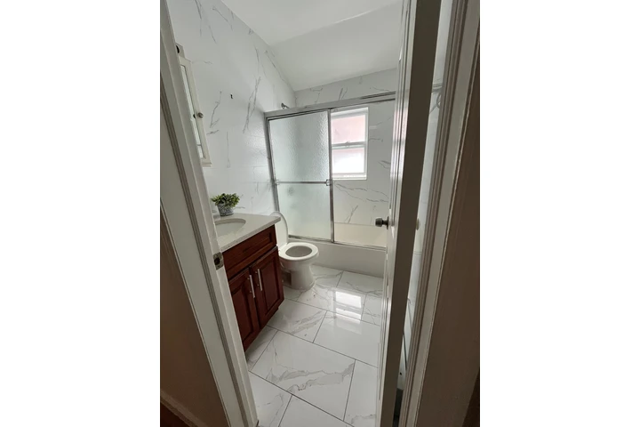 $2701 : UNIDAD TIPO ATTIC 3 RECAMARAS image 2