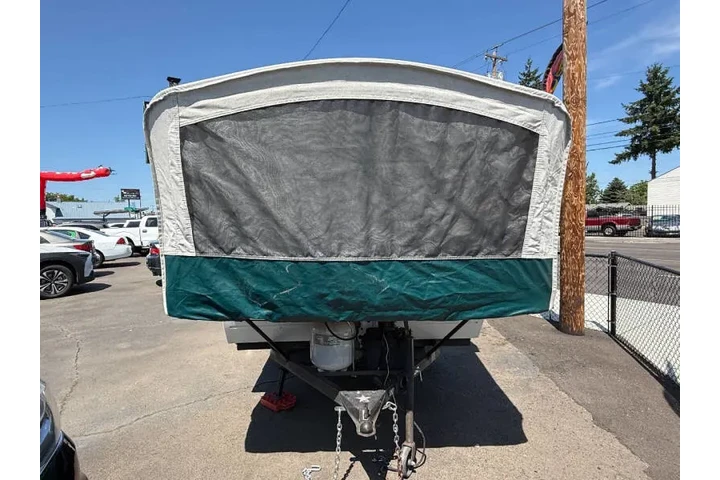 $3850 : 2004 Fleetwood RV Coleman Taos image 4