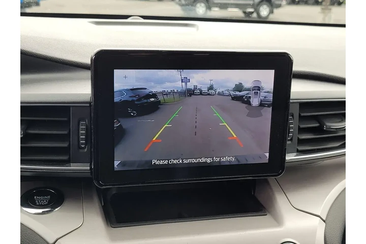 $28488 : Ford Explorer 2023 AWD XLT 4 image 9