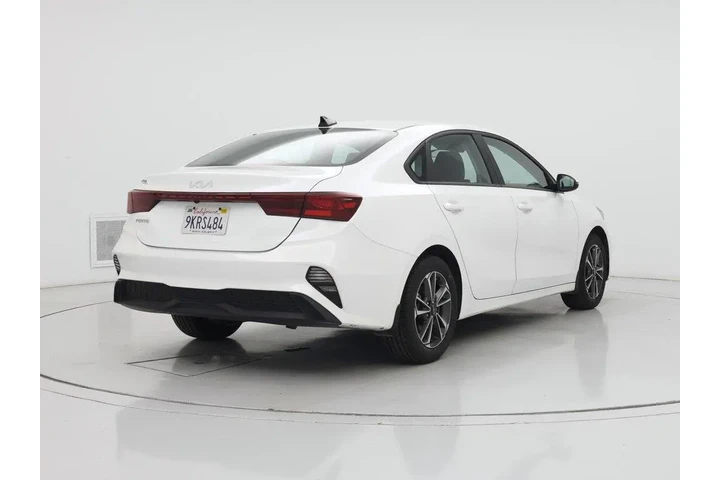 $19998 : Kia Forte 2024 LXS 4dr Sedan image 8