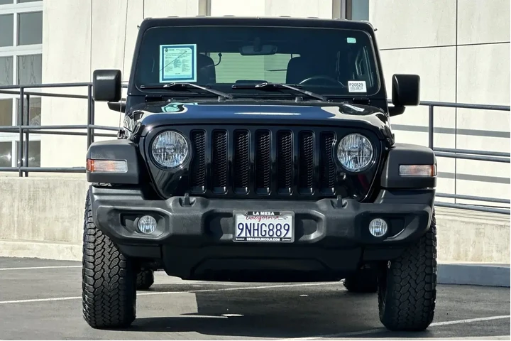 $29900 : Jeep Wrangler Unlimited 2021 image 8