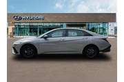 $22394 : Hyundai ELANTRA 2024 N Line thumbnail