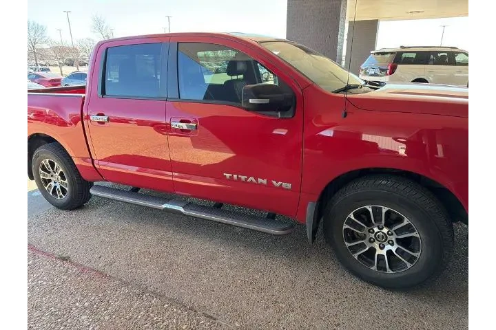 $19942 : Nissan Titan 2020 4x2 SV 4dr image 4