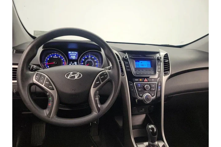 $10998 : Hyundai ELANTRA GT 2017 4dr image 9