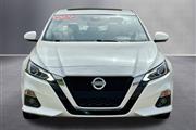 $19593 : 2020 Altima 2.0 Platinum thumbnail