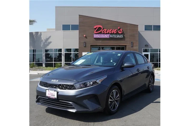 $18984 : 2023 Forte LXS image 1