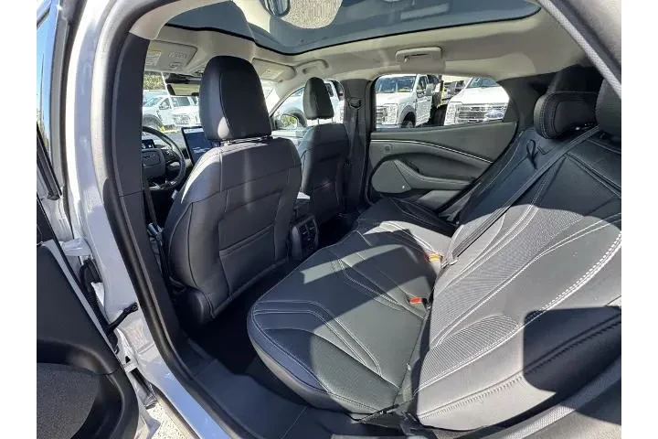 $22700 : Ford Mustang Mach-E 2022 AWD image 9