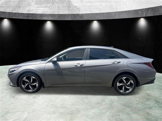 $20985 : Pre-Owned 2023 Elantra Limite image 7