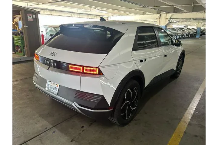 $26862 : Hyundai IONIQ 5 2024 SEL 4dr image 2