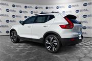 $51345 : PRE-OWNED 2024 VOLVO XC40 B5 thumbnail