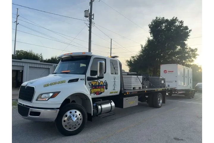 REMOLQUE DE MAQUINARIA PESADA. image 3