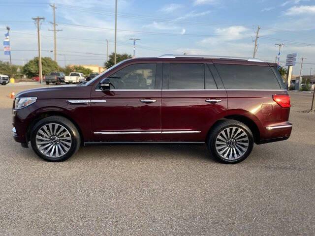 $43995 : 2019 Navigator Reserve image 3