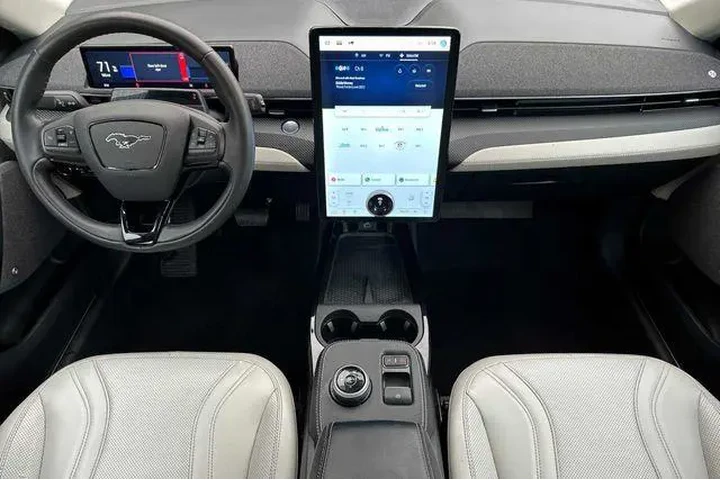 $24937 : Ford Mustang Mach-E 2023 Pre image 5