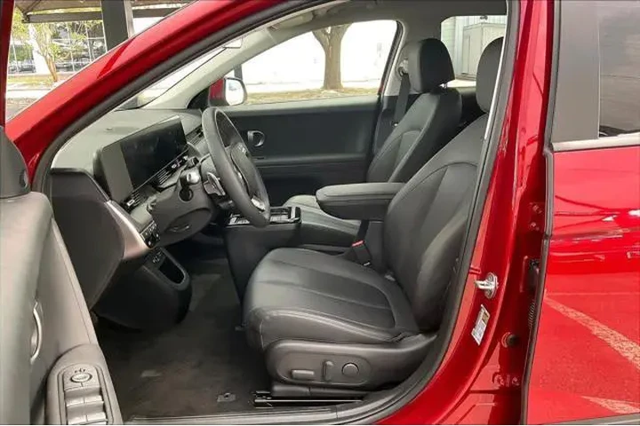$32550 : Hyundai IONIQ 5 2026 SEL 4dr image 7
