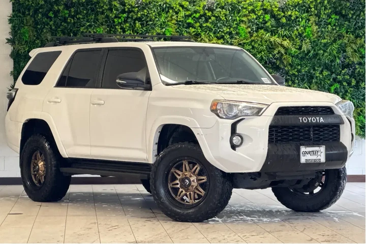 $23455 : Toyota 4Runner 2014 4x4 SR5 image 1