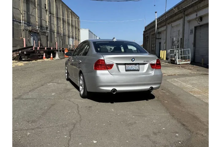 2008 BMW 3 Series 335i image 9