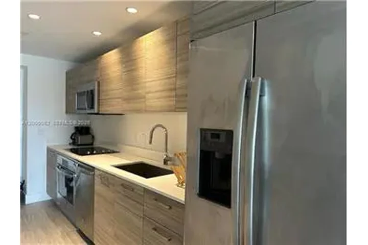 $4200 : Rental property with 1 bedro image 7