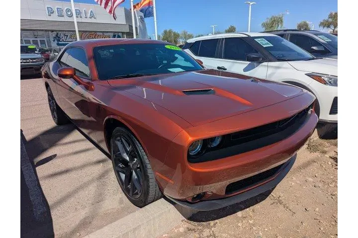 Dodge Challenger 2022 SXT 2d image 3