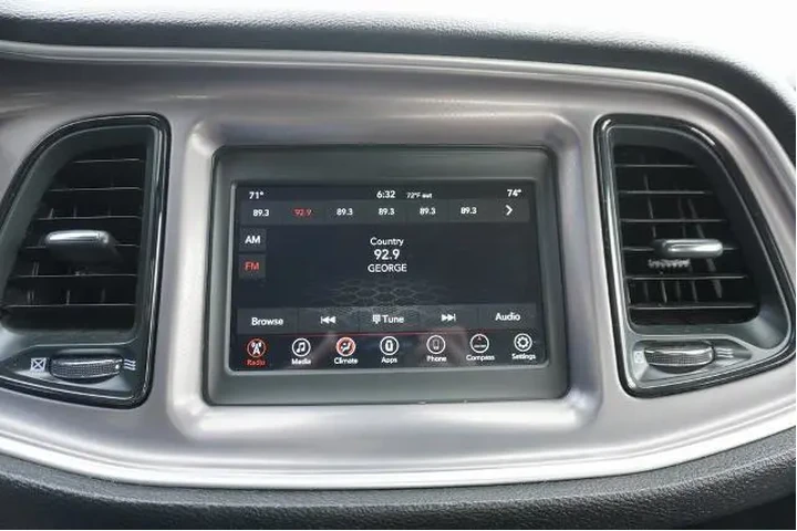 $27688 : Dodge Challenger 2021 GT 2dr image 10