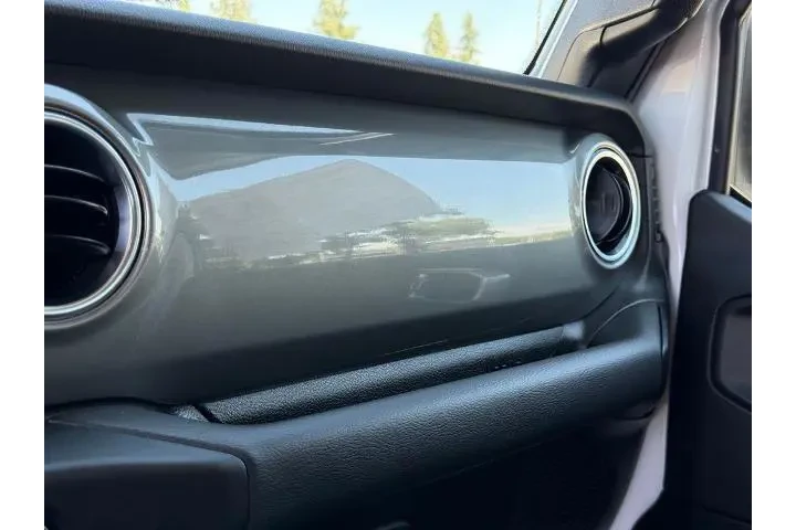 $33989 : Jeep Wrangler Unlimited 2022 image 10