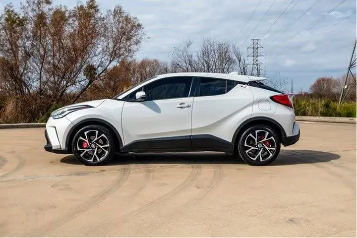 $18862 : Toyota C-HR 2020 XLE 4dr Cro image 7