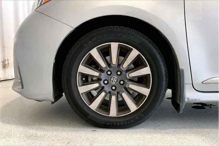 $25991 : Toyota Sienna 2019 XLE 7-Pas image 6