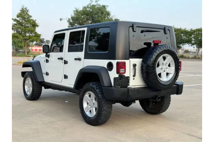 $14230 : 2010 Wrangler Unlimited image 4