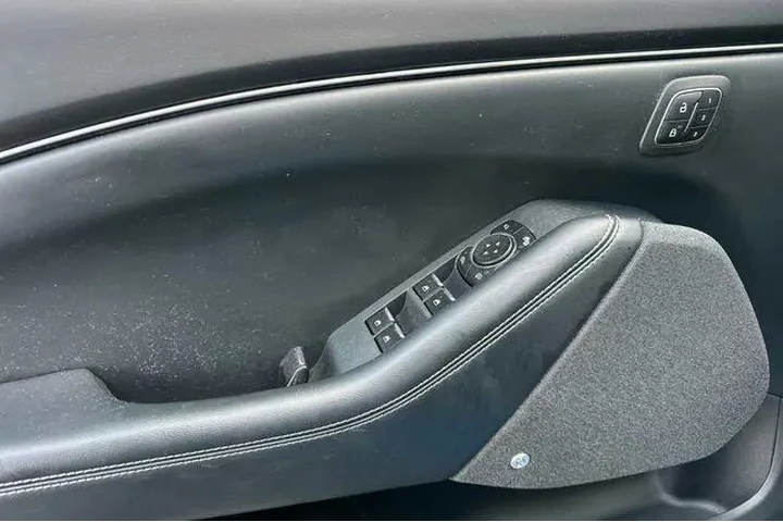 $26518 : Ford Mustang Mach-E 2023 Pre image 10