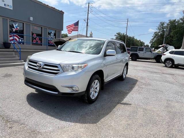 $9500 : 2012 Highlander SE image 1