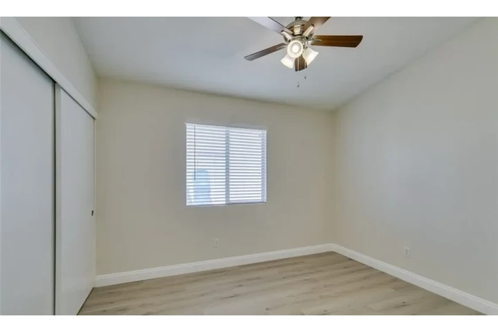 $1450 : 3Bedroom in Spring Valley image 5