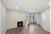 $1900 : 2 Bedroom Apartment in LA thumbnail