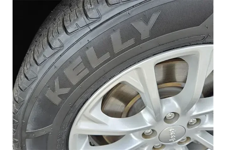 $20006 : Jeep Cherokee 2020 Latitude image 9