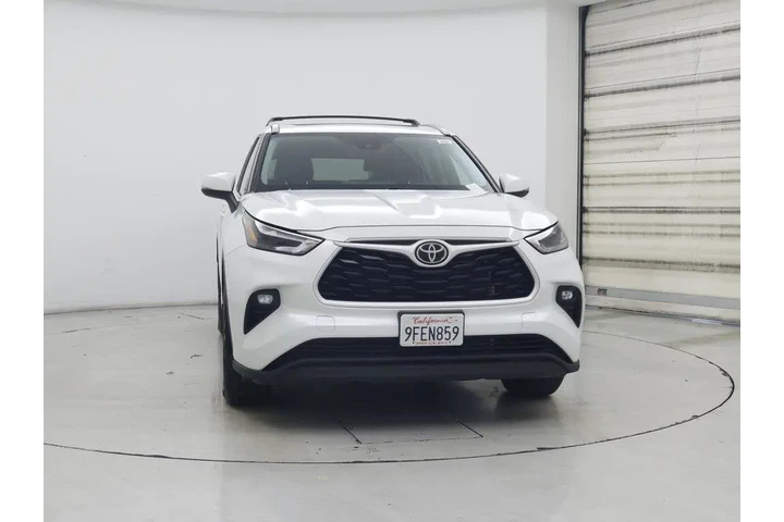 $38998 : Toyota Highlander 2023 XLE 4 image 5