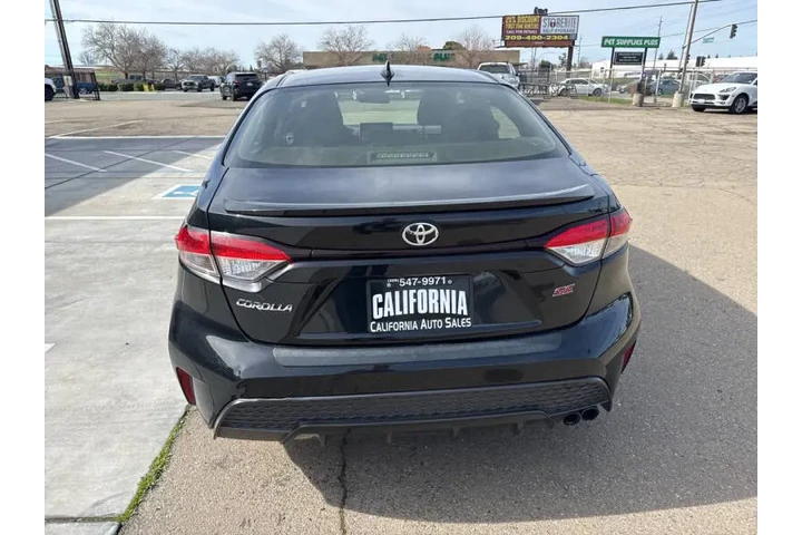 $15999 : 2020 Corolla SE image 5