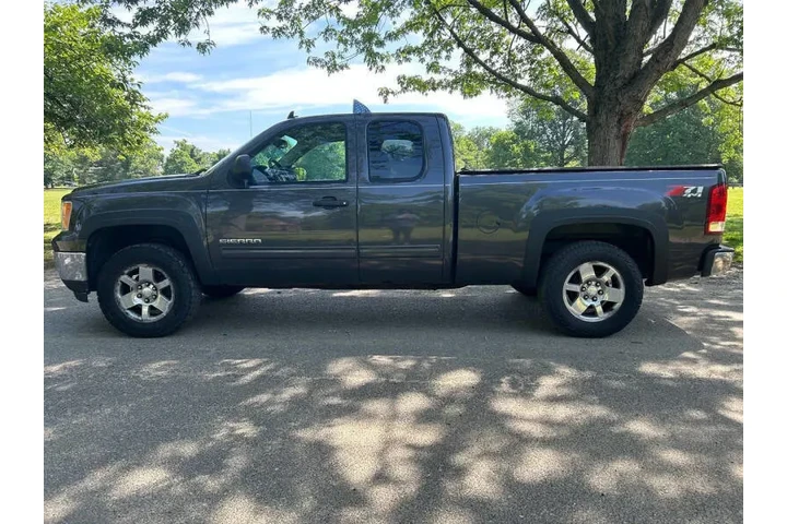 $5995 : 2011 GMC Sierra 1500 SLE image 7