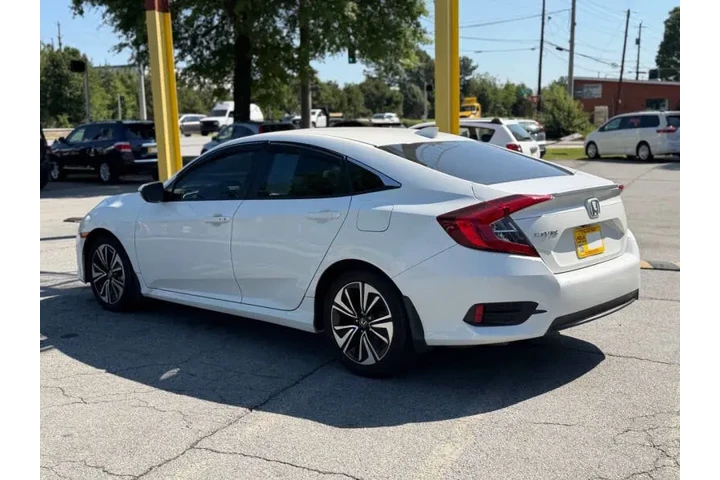 2018 Civic EX-T image 5