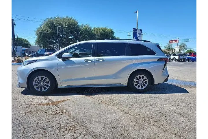 $28997 : Toyota Sienna 2021 XLE 7-Pas image 5
