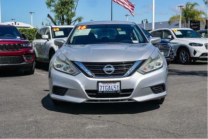 $11400 : Nissan Altima 2016 2.5 S 4dr image 2