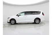 $22998 : Chrysler Voyager 2022 LX 4dr thumbnail
