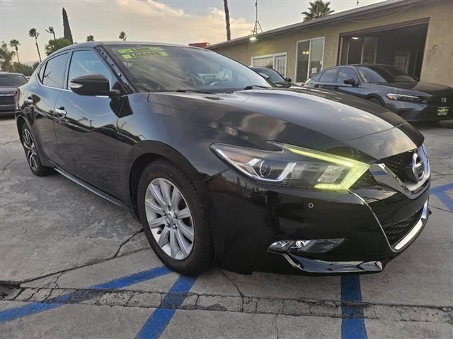 $12995 : 2017 Maxima 3.5 SR image 3