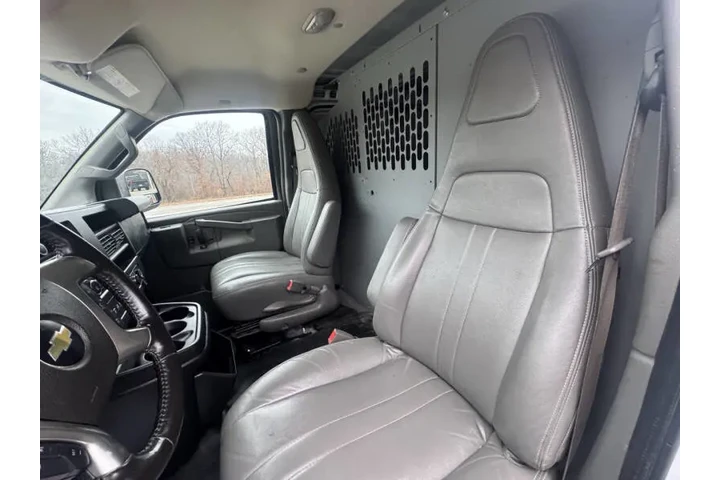 $9999 : 2019 Express 2500 image 7