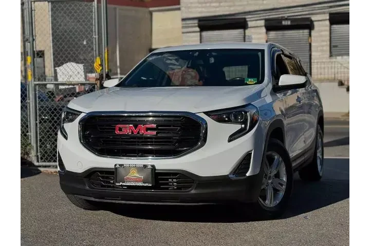 2018 GMC TERRAIN2018 GMC TERR image 2