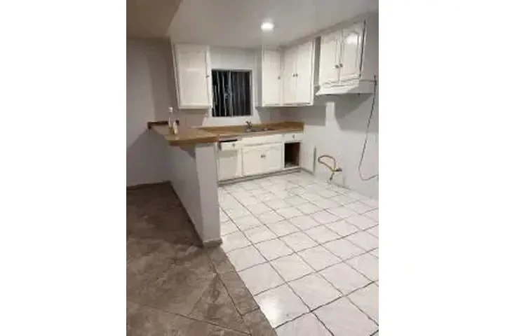 RENTO CASA📍North Long Beach image 3