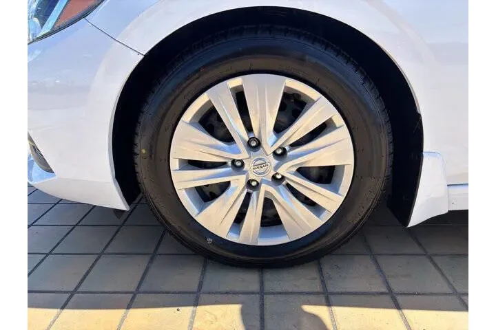 $28897 : 2022 Sentra S image 9