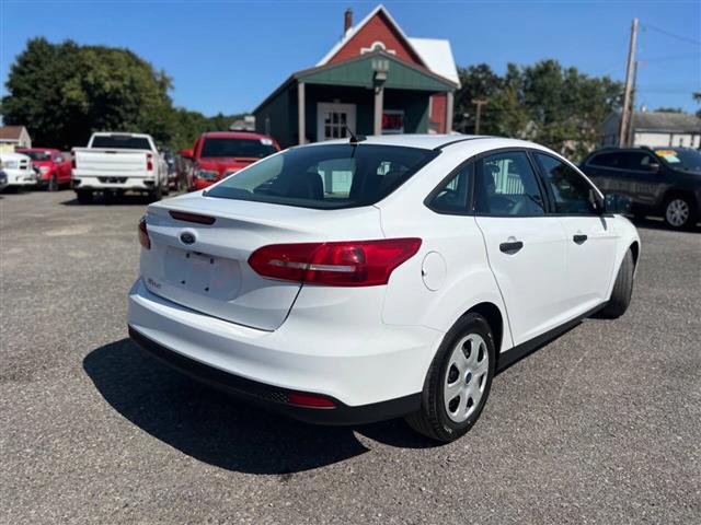 $8990 : 2017 Focus image 6