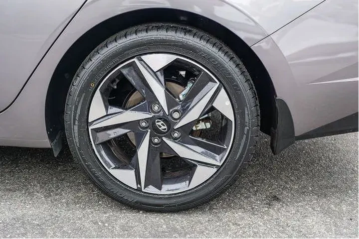 $22000 : Hyundai ELANTRA 2023 Limited image 9