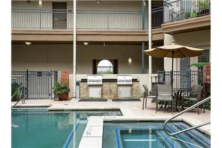 $2553 : Rental property with 1 bedro image 1