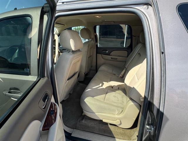 $18995 : 2014 Suburban LS image 9