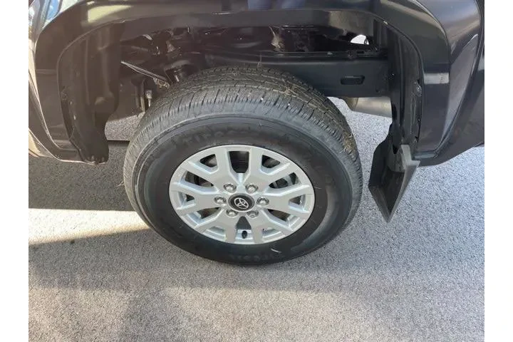 $39650 : Toyota Tacoma 2024 4x4 SR5 4 image 9