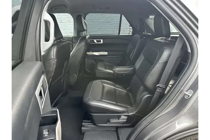 $28699 : Ford Explorer 2023 AWD XLT 4 image 10